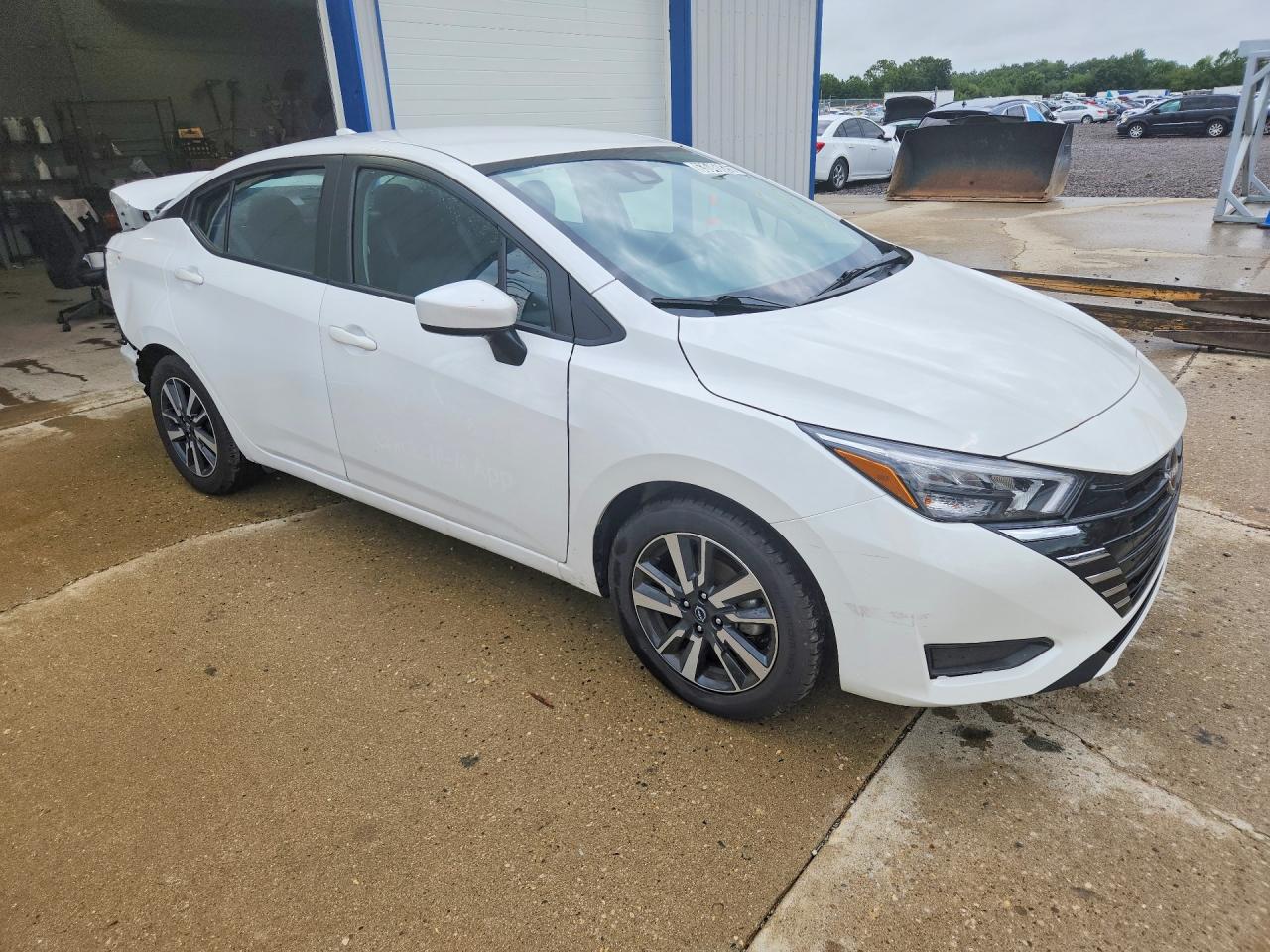 2025 NISSAN VERSA SV — снимка 4