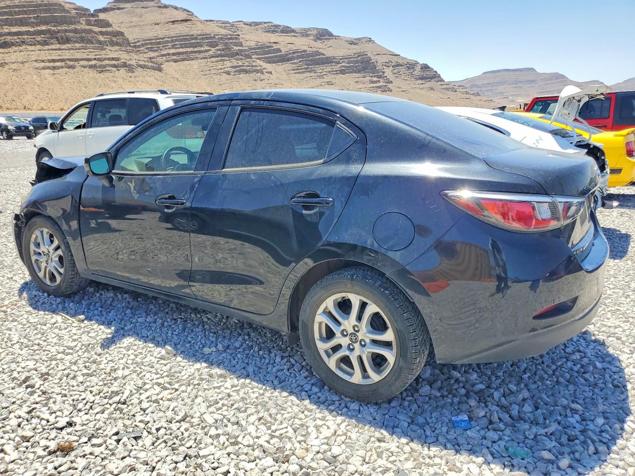 2017 TOYOTA YARIS IA BASE — снимка 2