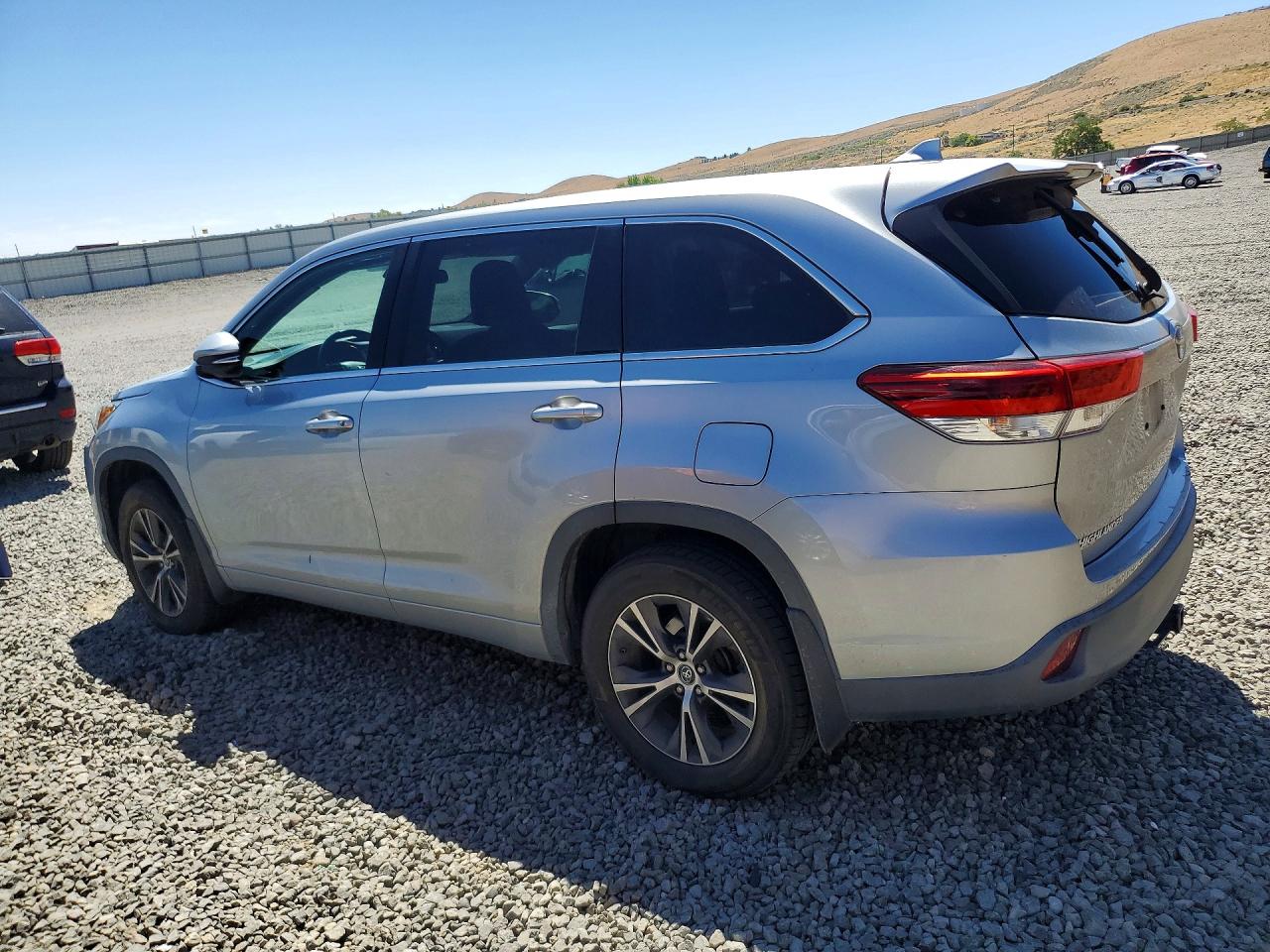 2018 TOYOTA HIGHLANDER LE PLUS — снимка 2