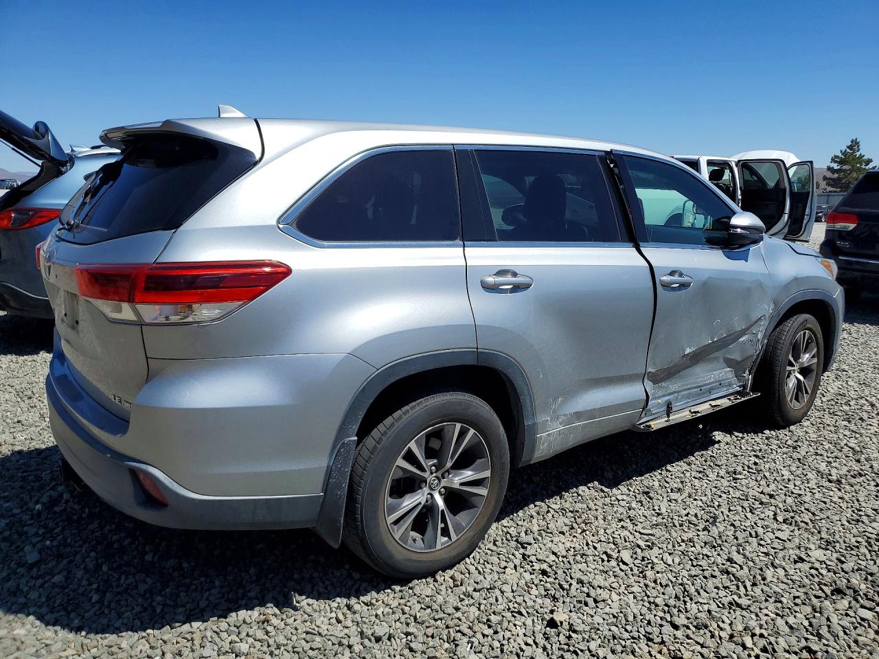 2018 TOYOTA HIGHLANDER LE PLUS — снимка 3