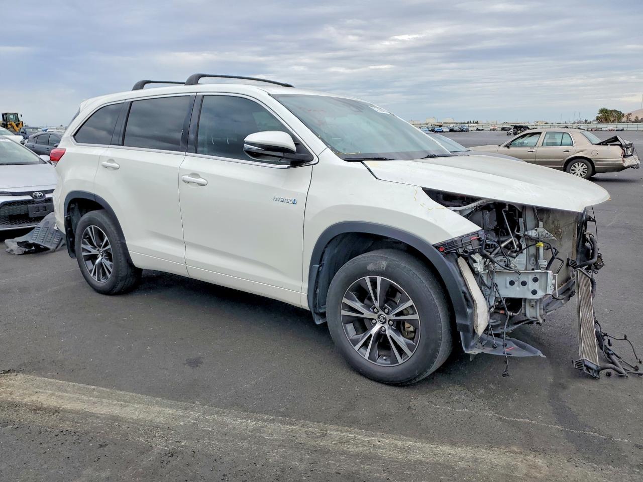 2018 TOYOTA HIGHLANDER HYBRID LE — снимка 4