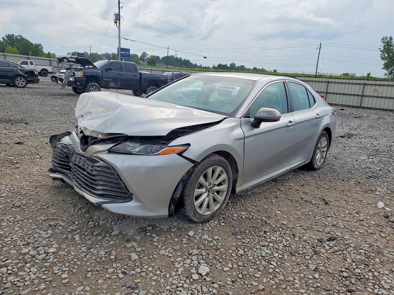 2018 TOYOTA CAMRY LE
