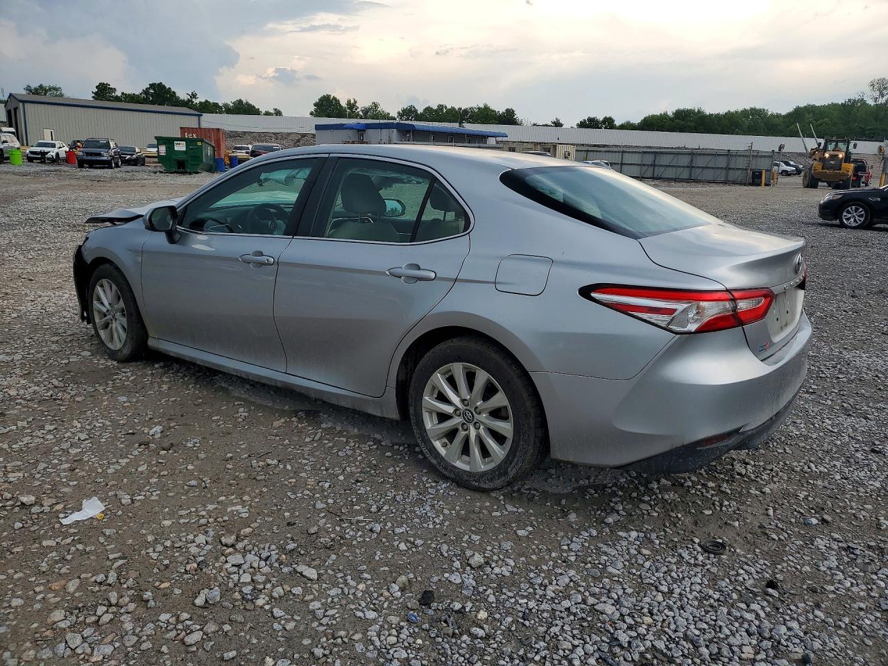2018 TOYOTA CAMRY LE — снимка 2