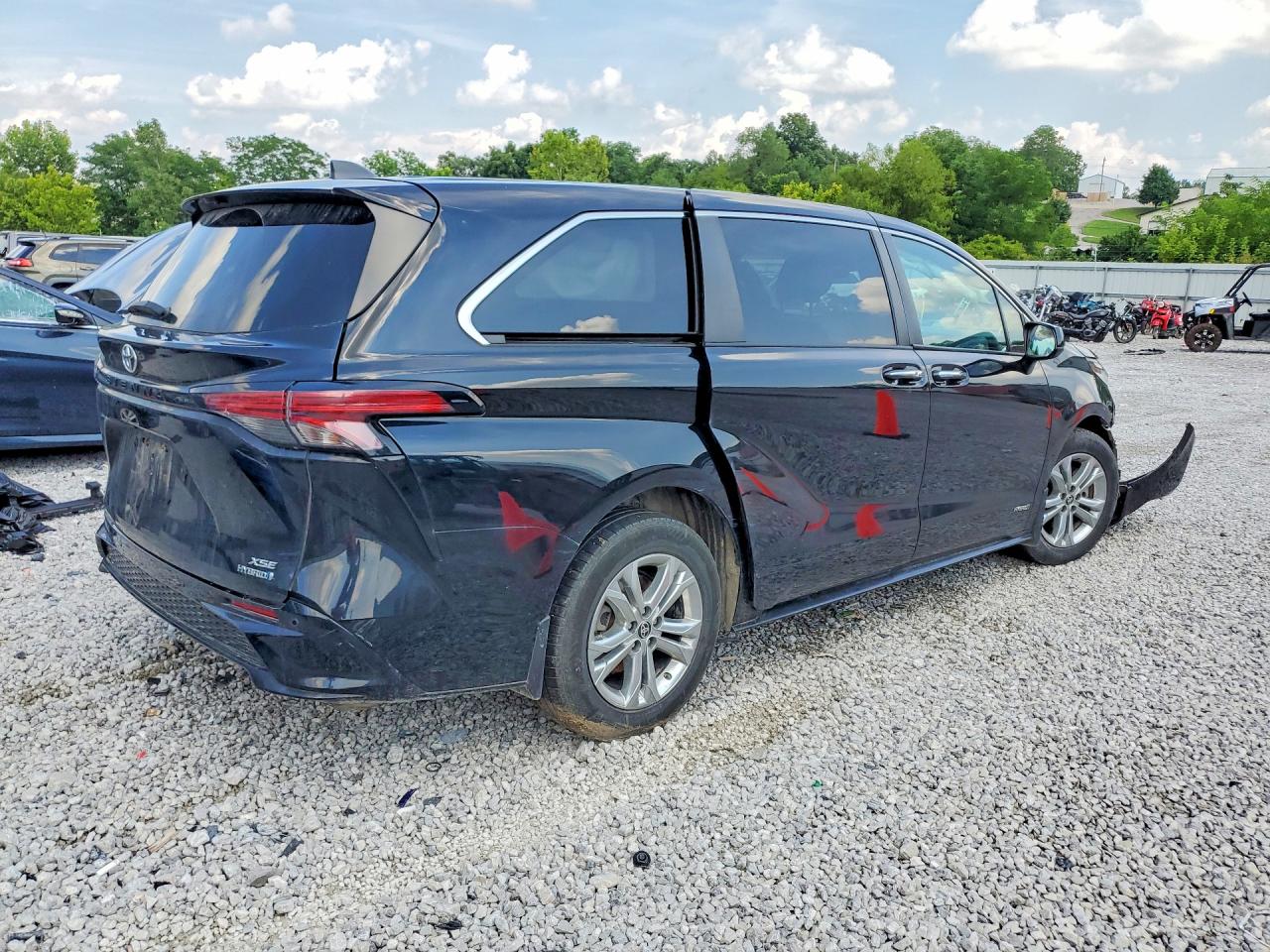 2021 TOYOTA SIENNA XSE — снимка 3