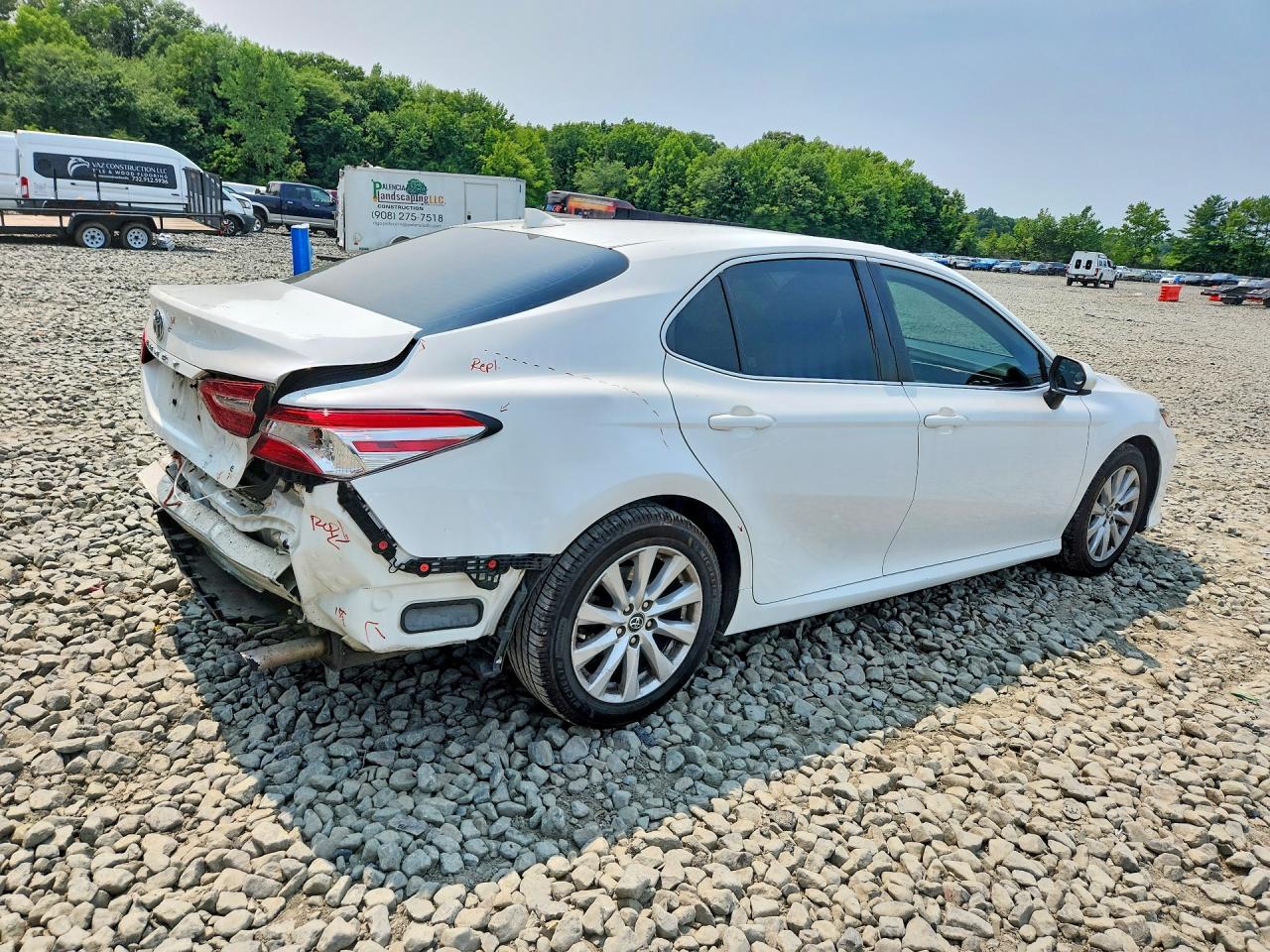 2019 TOYOTA CAMRY LE — снимка 3