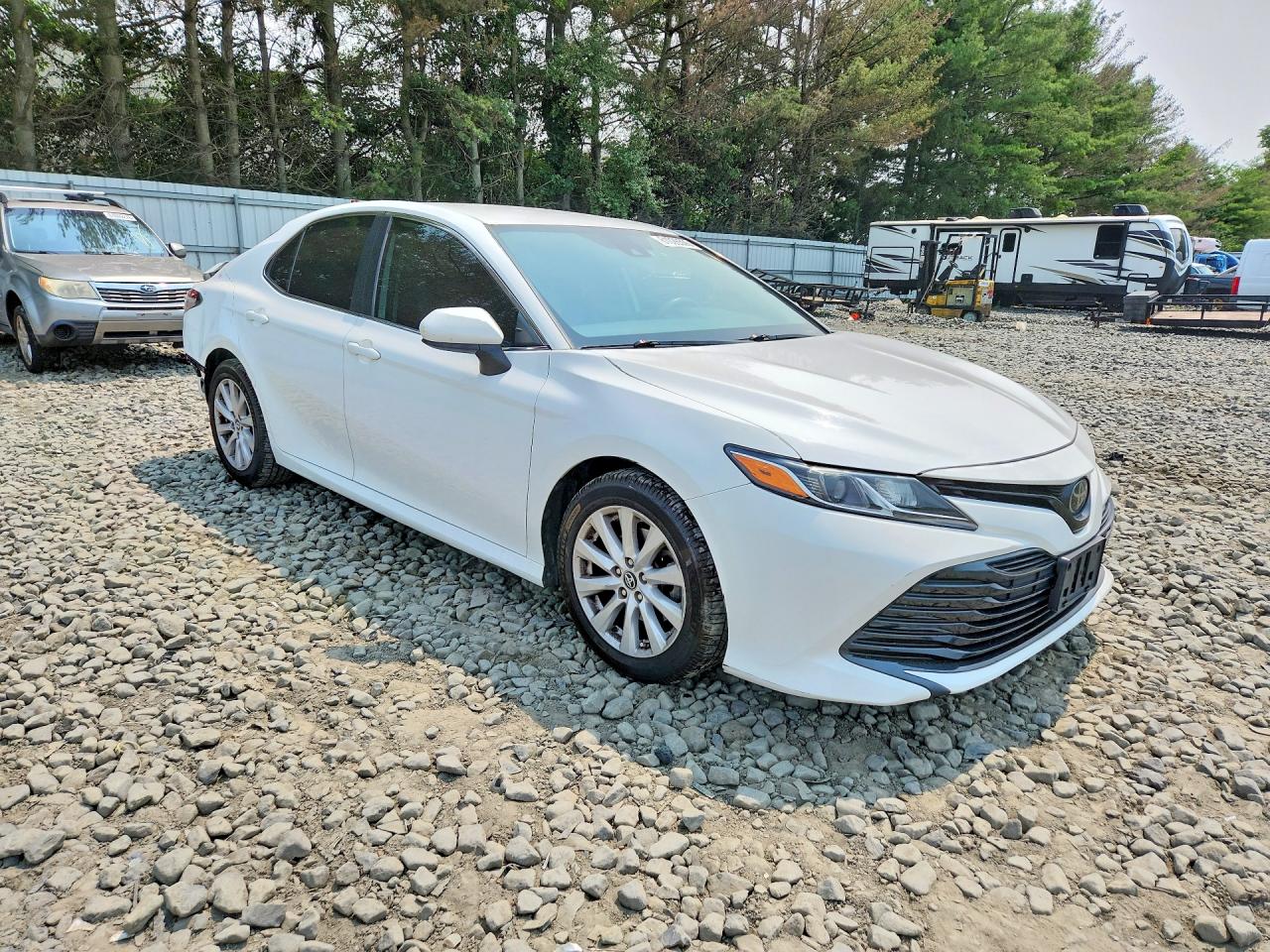 2019 TOYOTA CAMRY LE — снимка 4