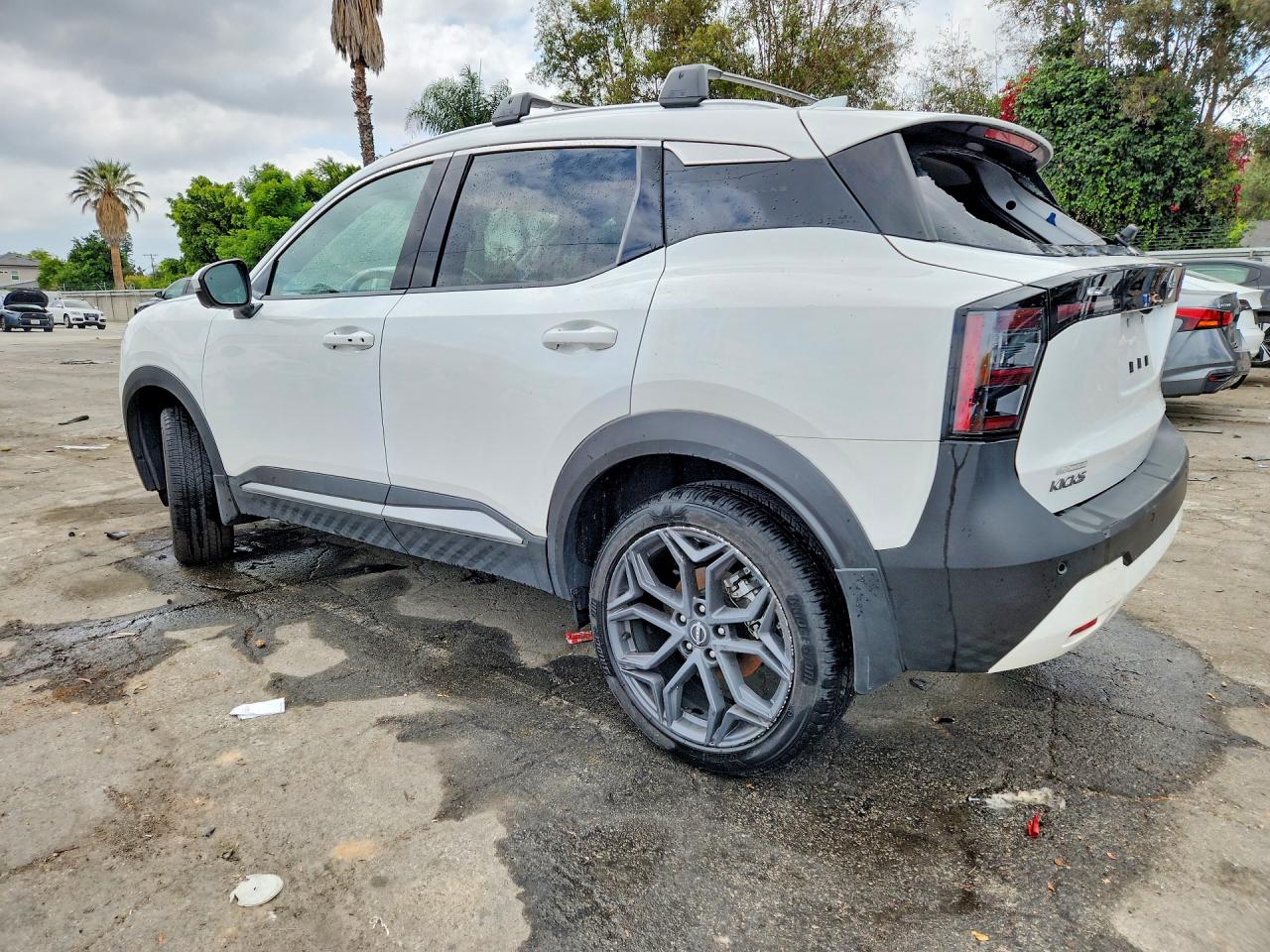2025 NISSAN KICKS SR — снимка 2