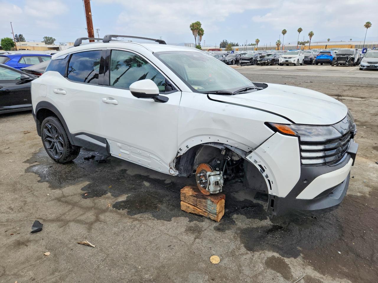 2025 NISSAN KICKS SR — снимка 4