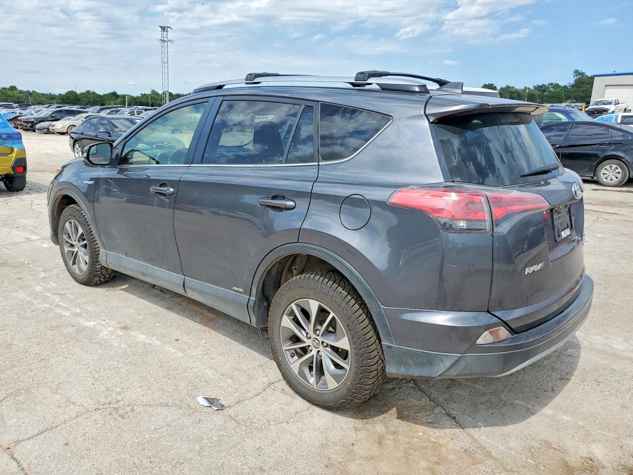 2017 TOYOTA RAV4 HYBRID XLE — снимка 2