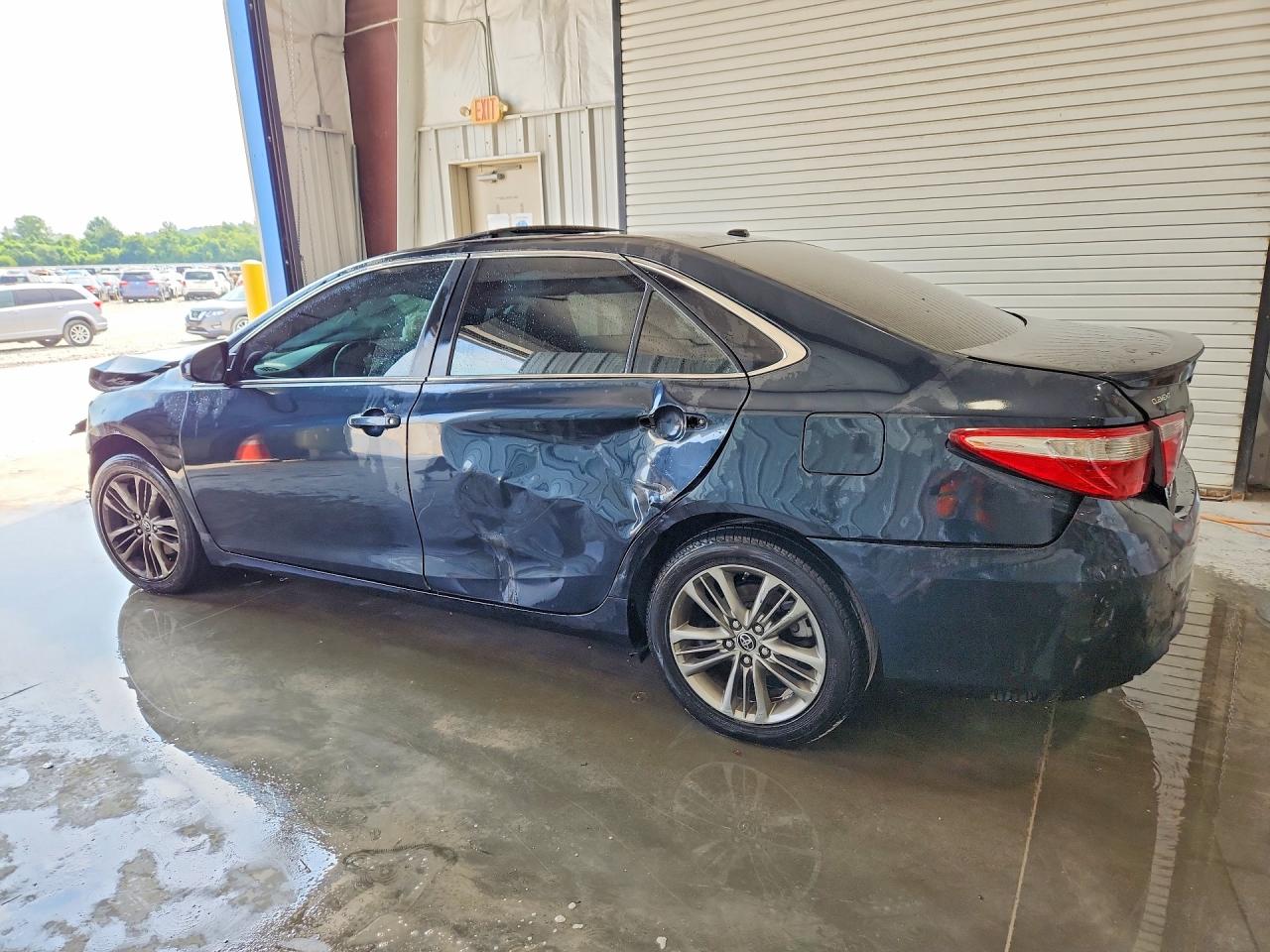 2015 TOYOTA CAMRY SE — снимка 2