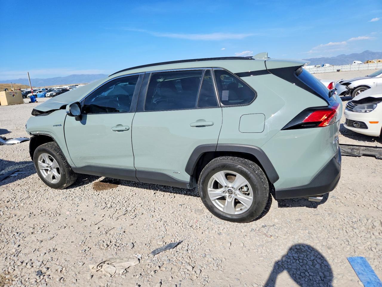 2021 TOYOTA RAV4 XLE — снимка 2