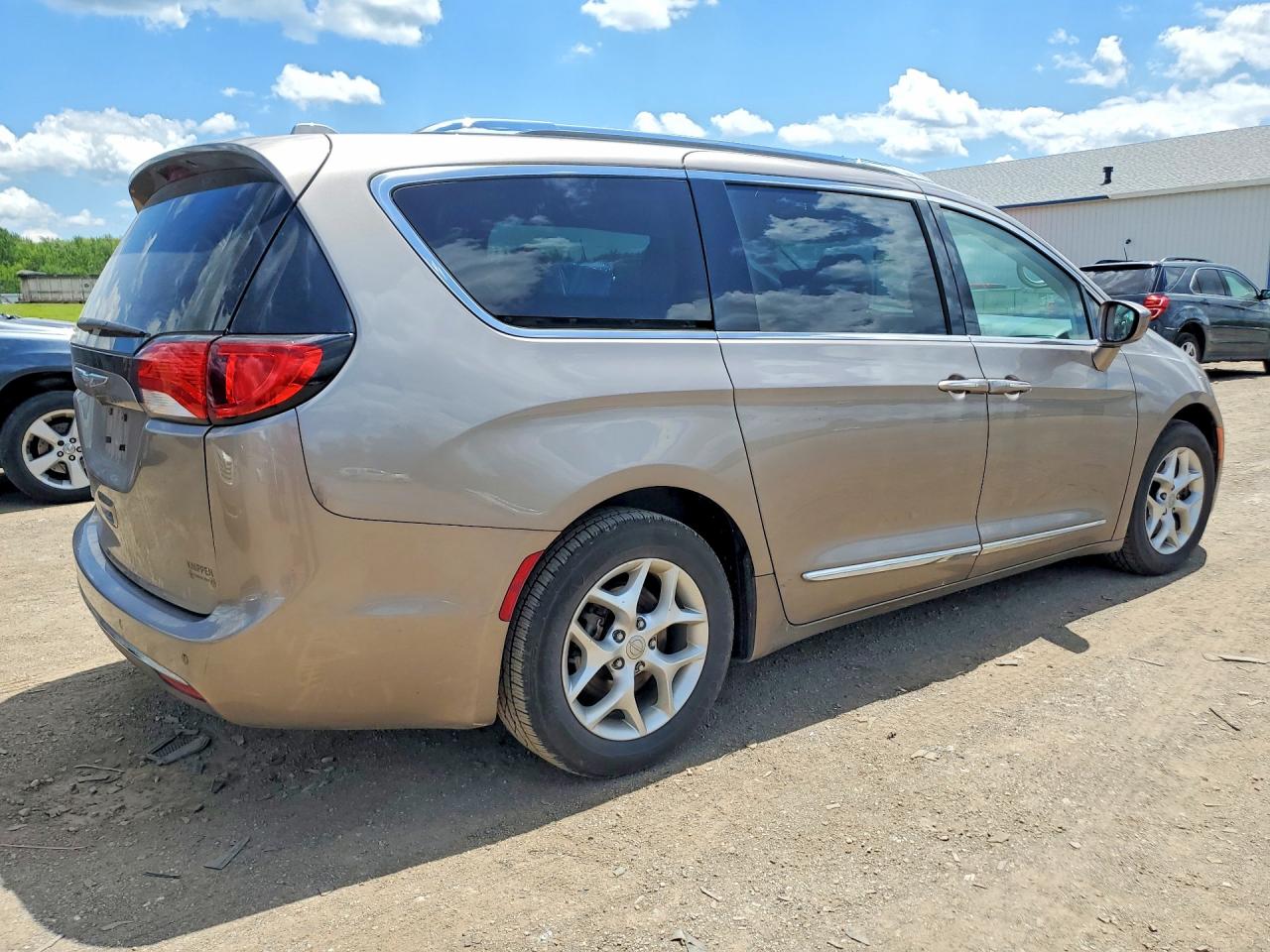 2017 CHRYSLER PACIFICA TOURING L PLUS — снимка 3