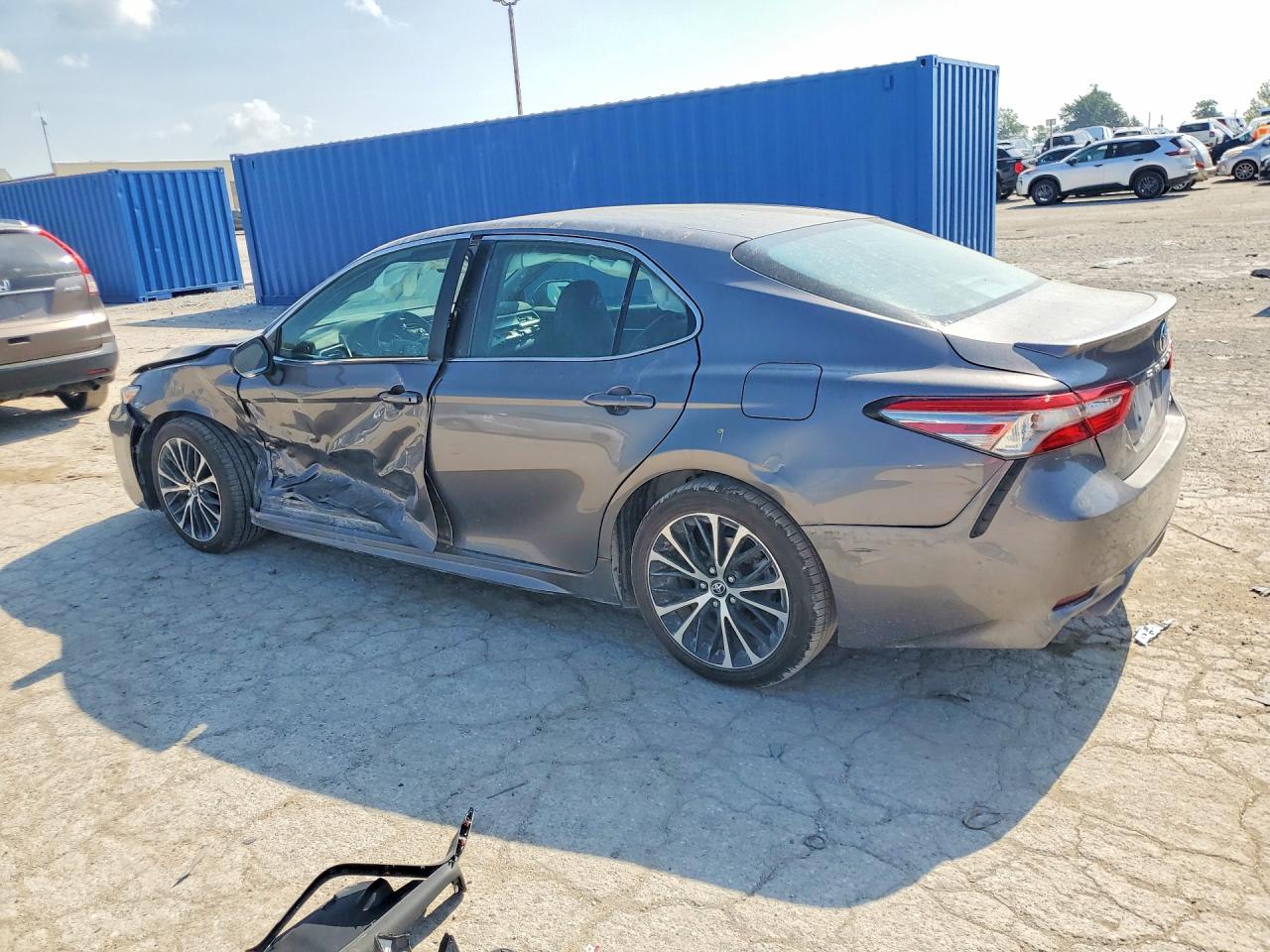 2018 TOYOTA CAMRY SE — снимка 2