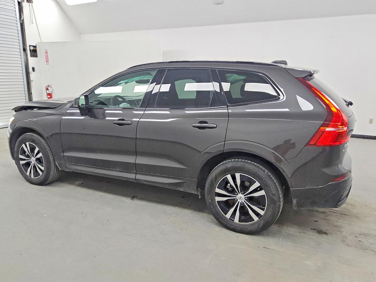 2025 VOLVO XC60 CORE — снимка 2
