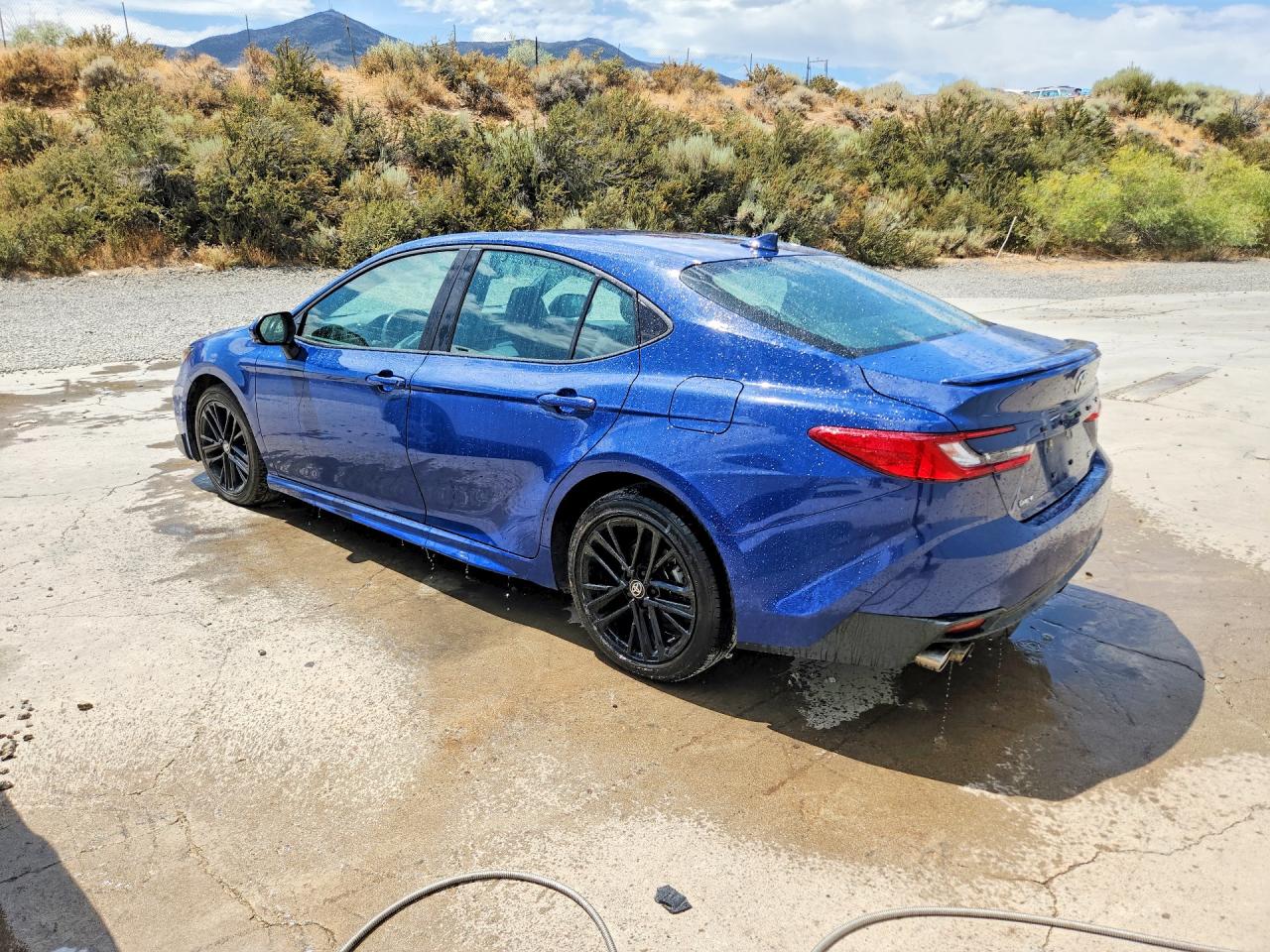 2025 TOYOTA CAMRY SE — снимка 2