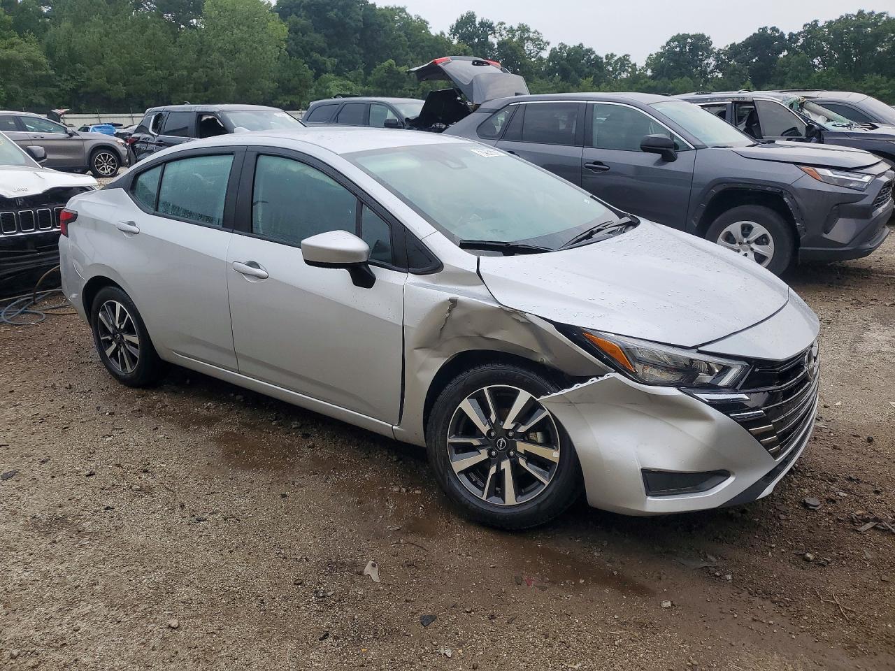2025 NISSAN VERSA SV — снимка 4
