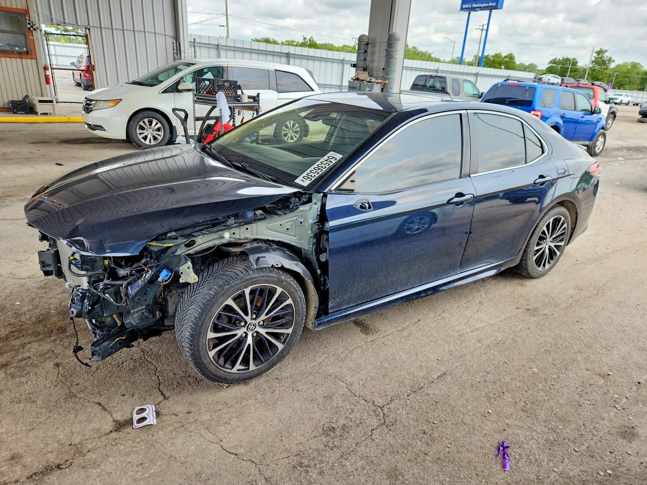 2018 TOYOTA CAMRY SE