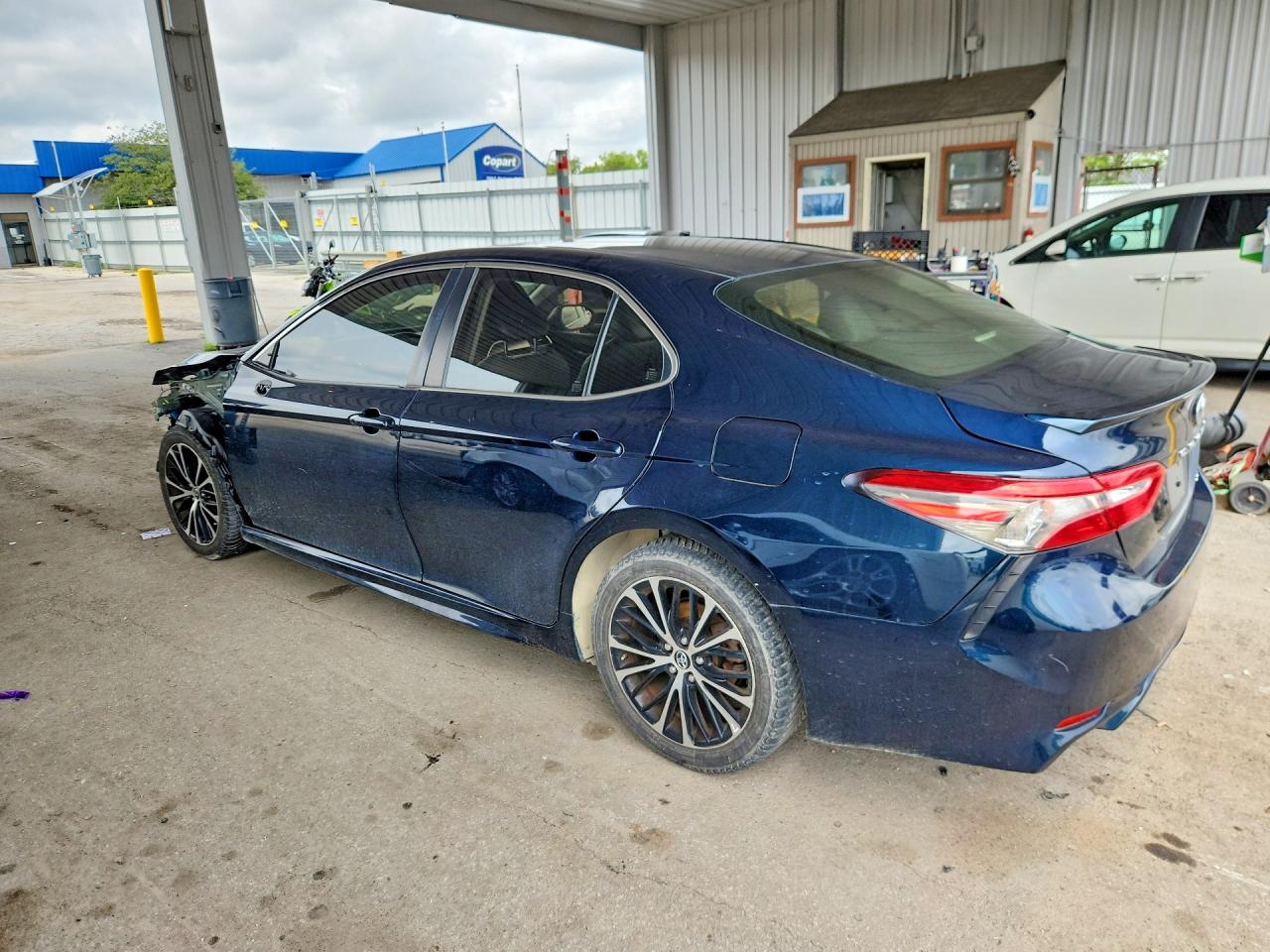 2018 TOYOTA CAMRY SE — снимка 2