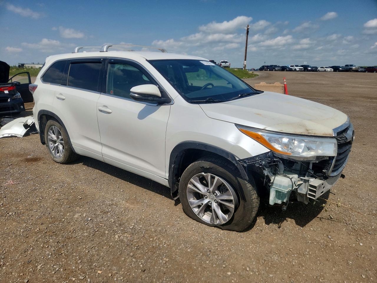 2015 TOYOTA HIGHLANDER LE — снимка 4