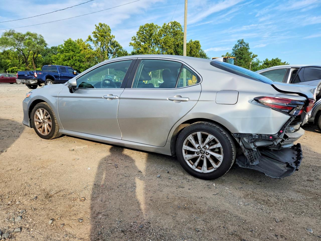 2021 TOYOTA CAMRY LE — снимка 2