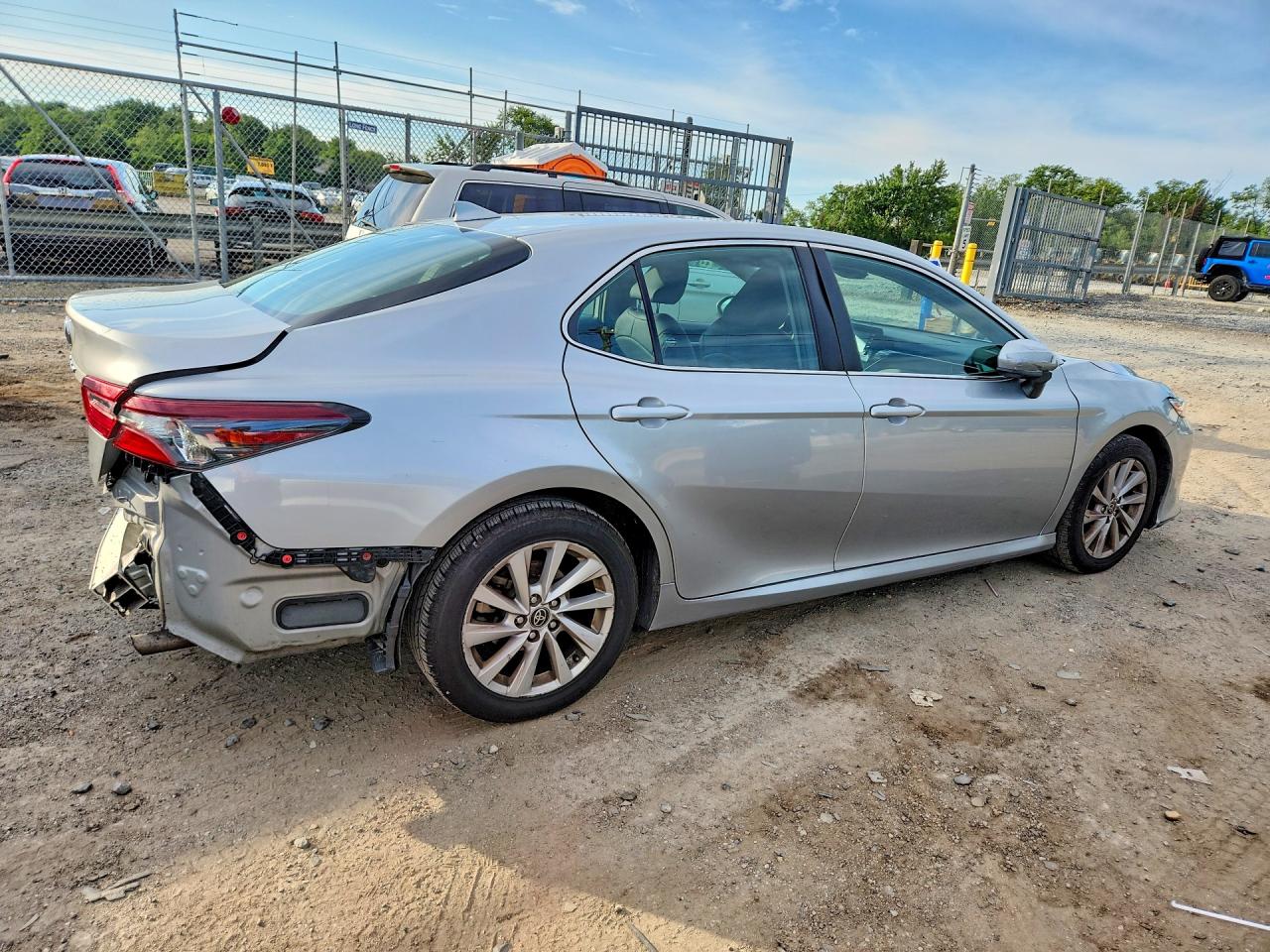 2021 TOYOTA CAMRY LE — снимка 3