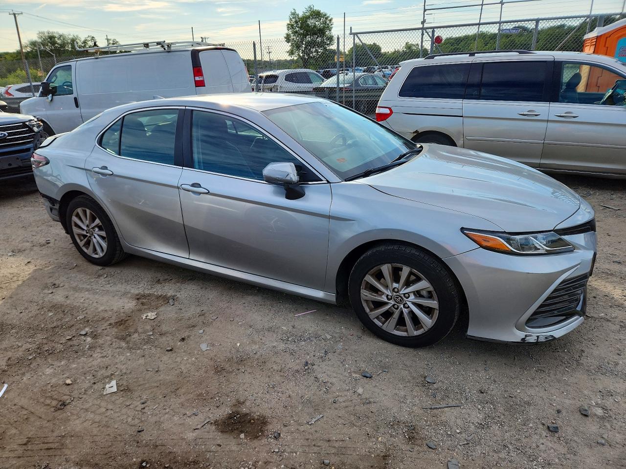 2021 TOYOTA CAMRY LE — снимка 4