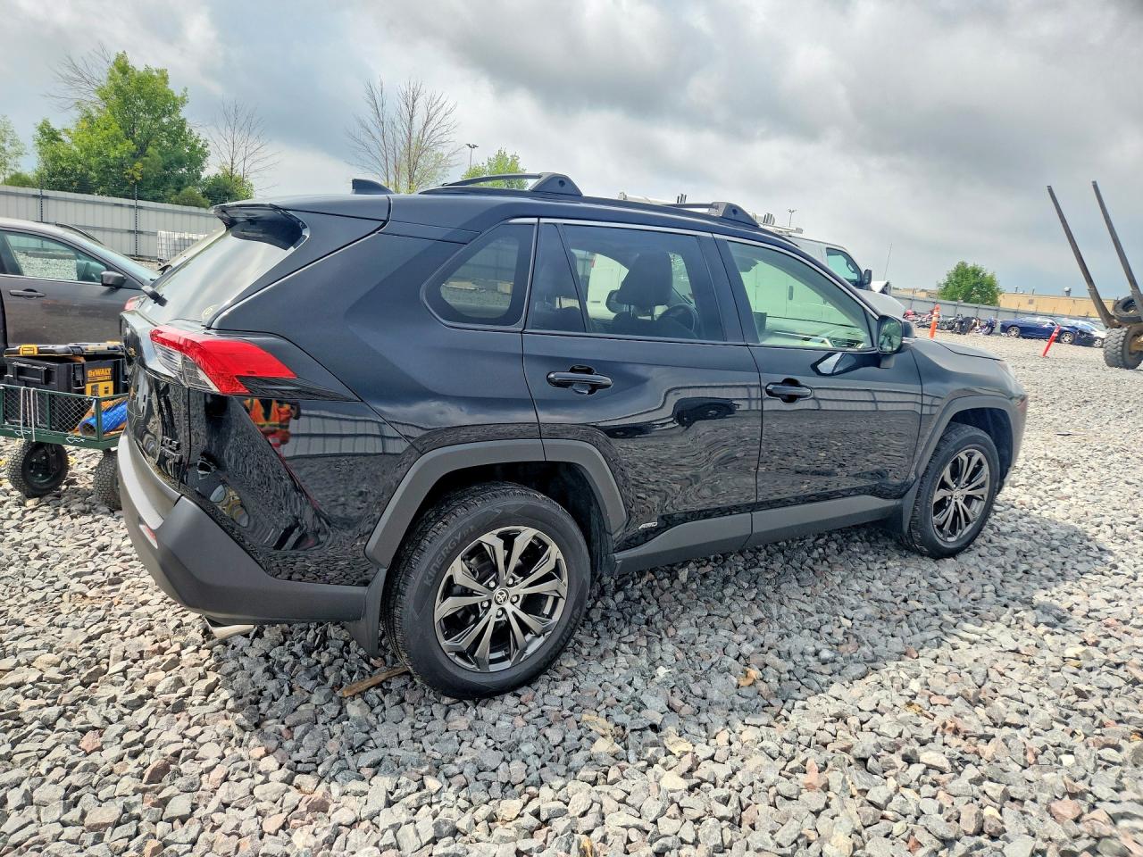 2022 TOYOTA RAV4 XLE PREMIUM — снимка 3