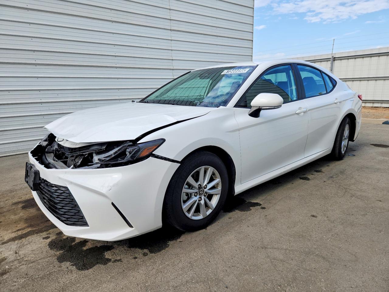 2025 TOYOTA CAMRY LE