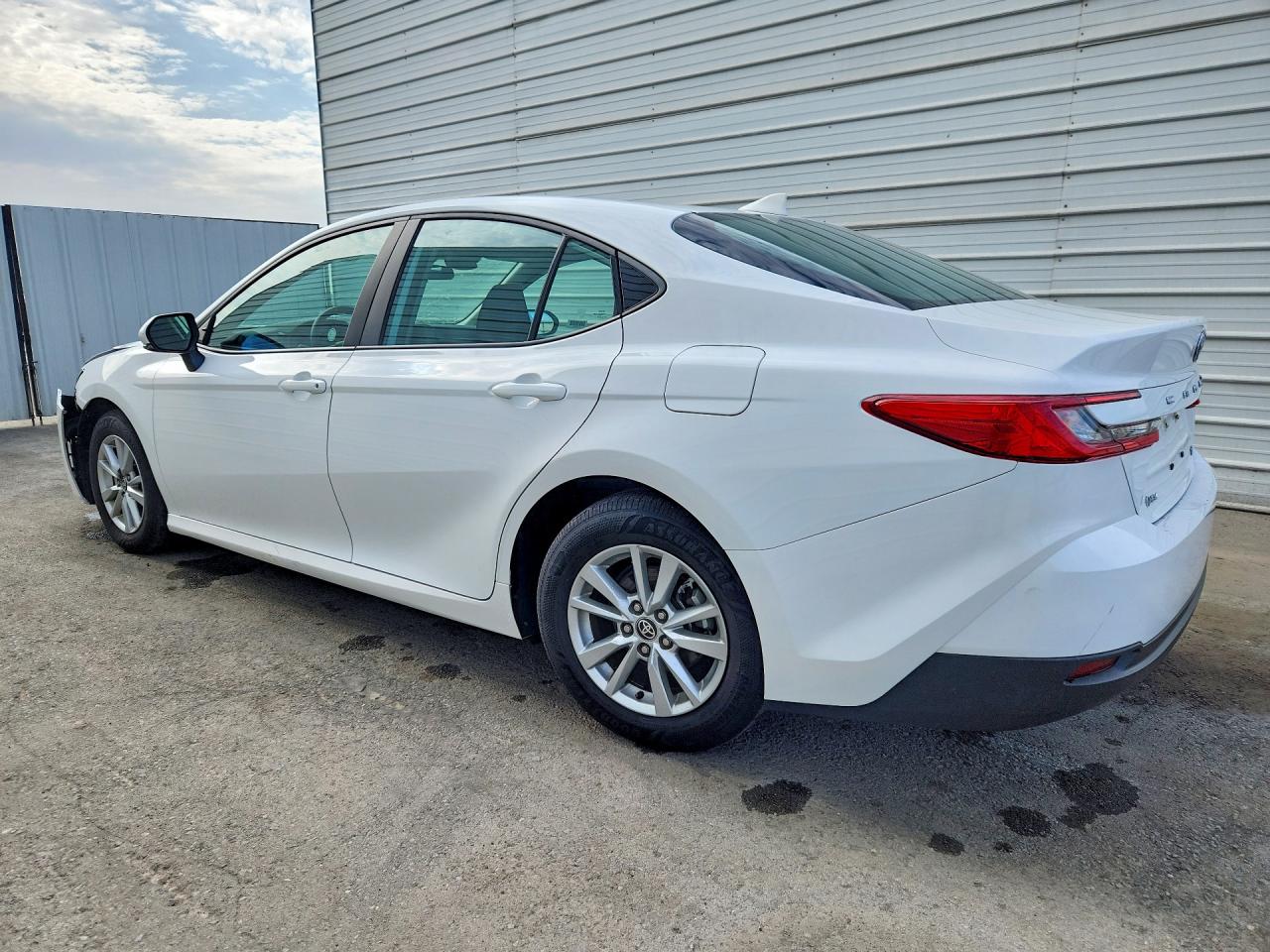 2025 TOYOTA CAMRY LE — снимка 2