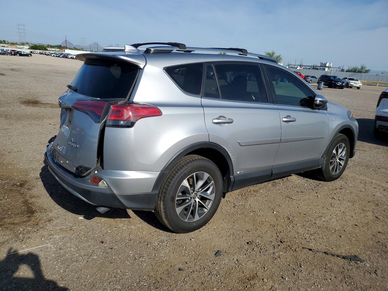 2017 TOYOTA RAV4 HYBRID XLE — снимка 3