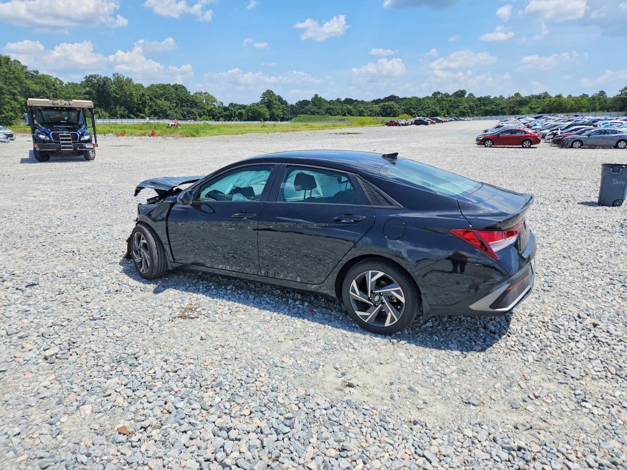 2025 HYUNDAI ELANTRA SEL SPORT — снимка 2