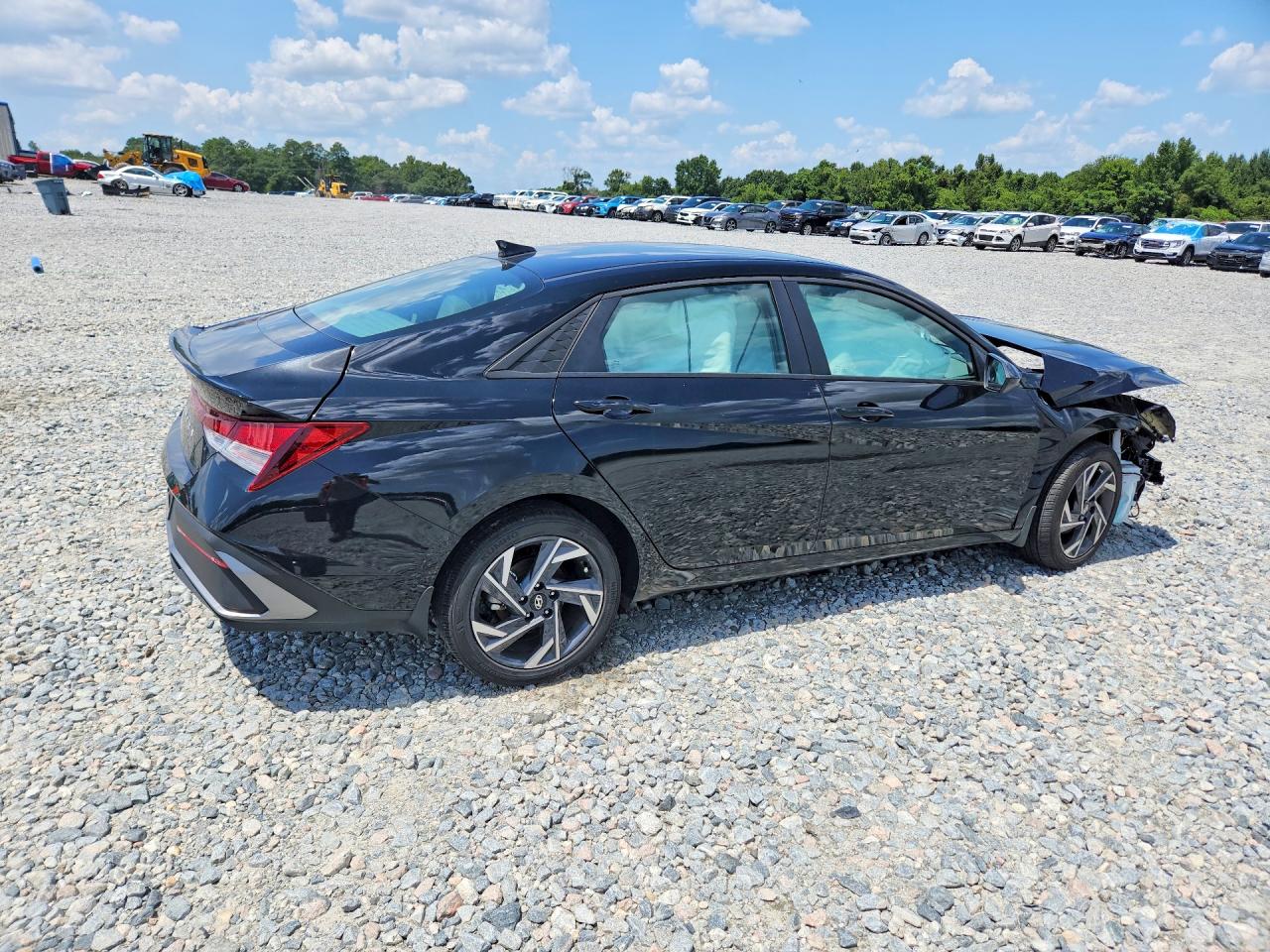 2025 HYUNDAI ELANTRA SEL SPORT — снимка 3