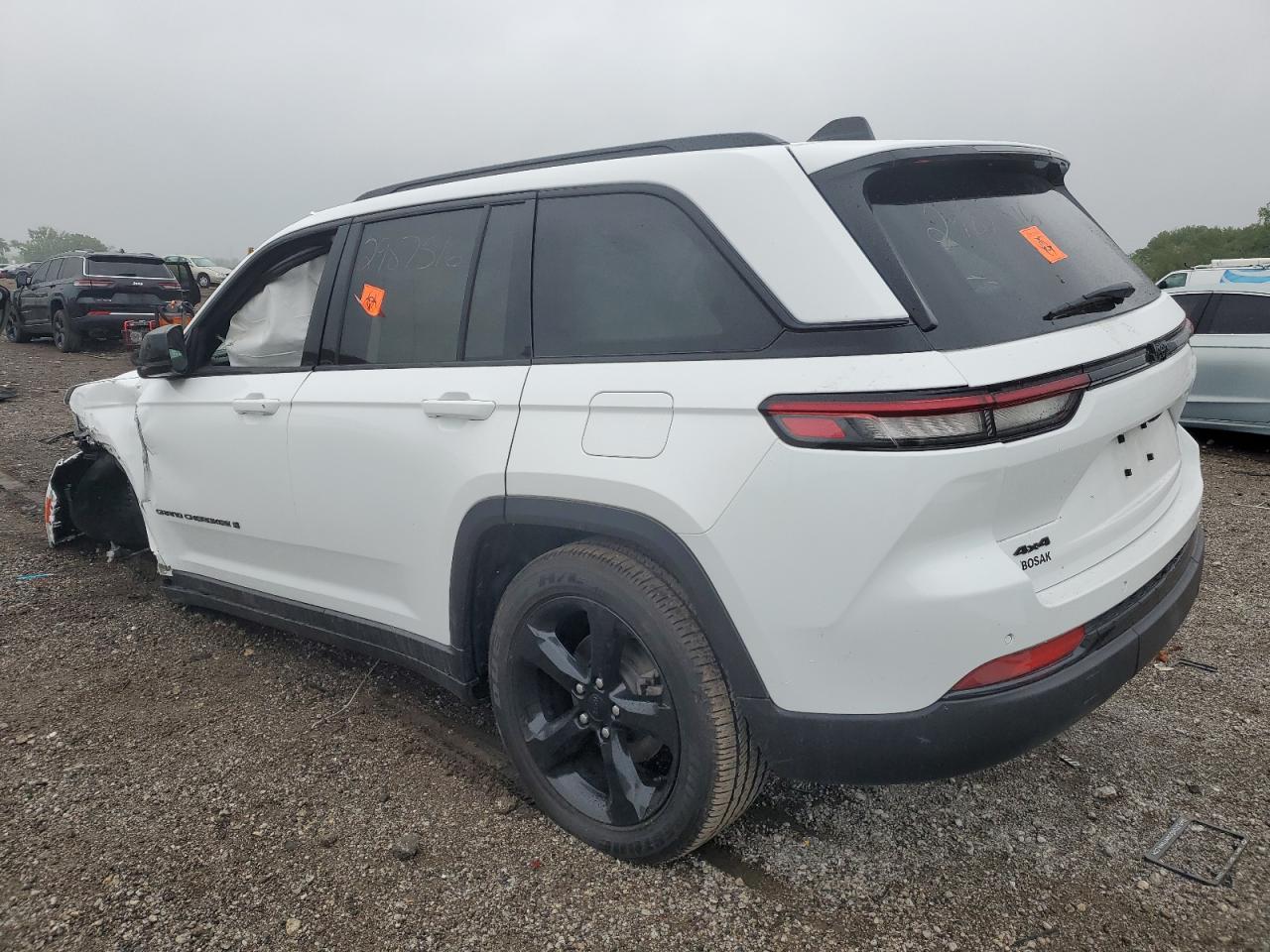 2024 JEEP GRAND CHEROKEE LAREDO — снимка 2