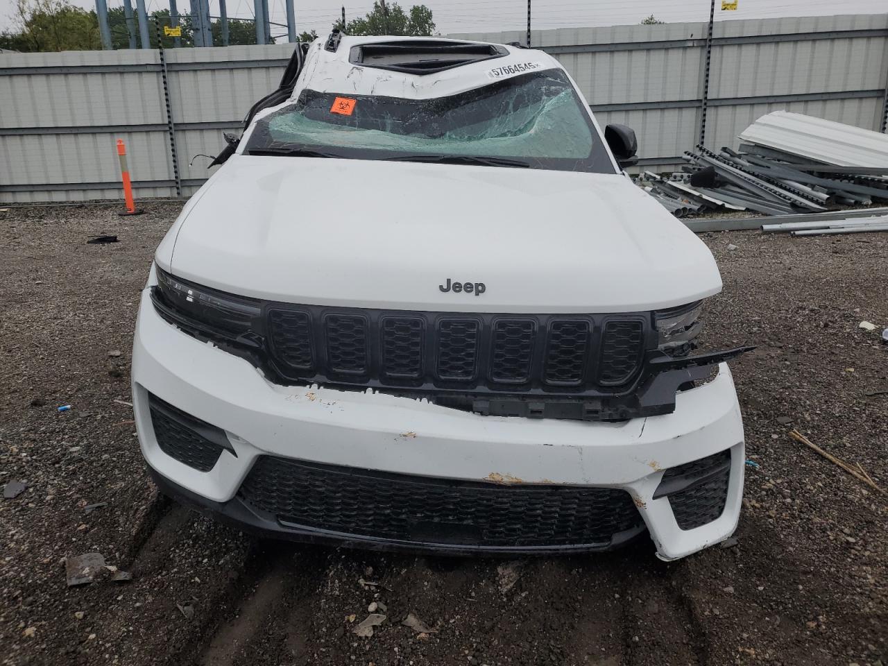 2024 JEEP GRAND CHEROKEE LAREDO — снимка 5