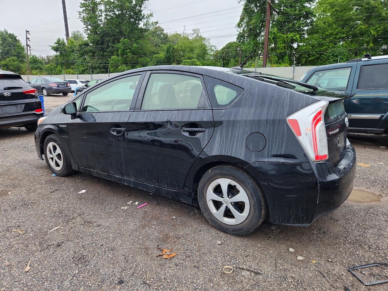2015 TOYOTA PRIUS THREE — снимка 2