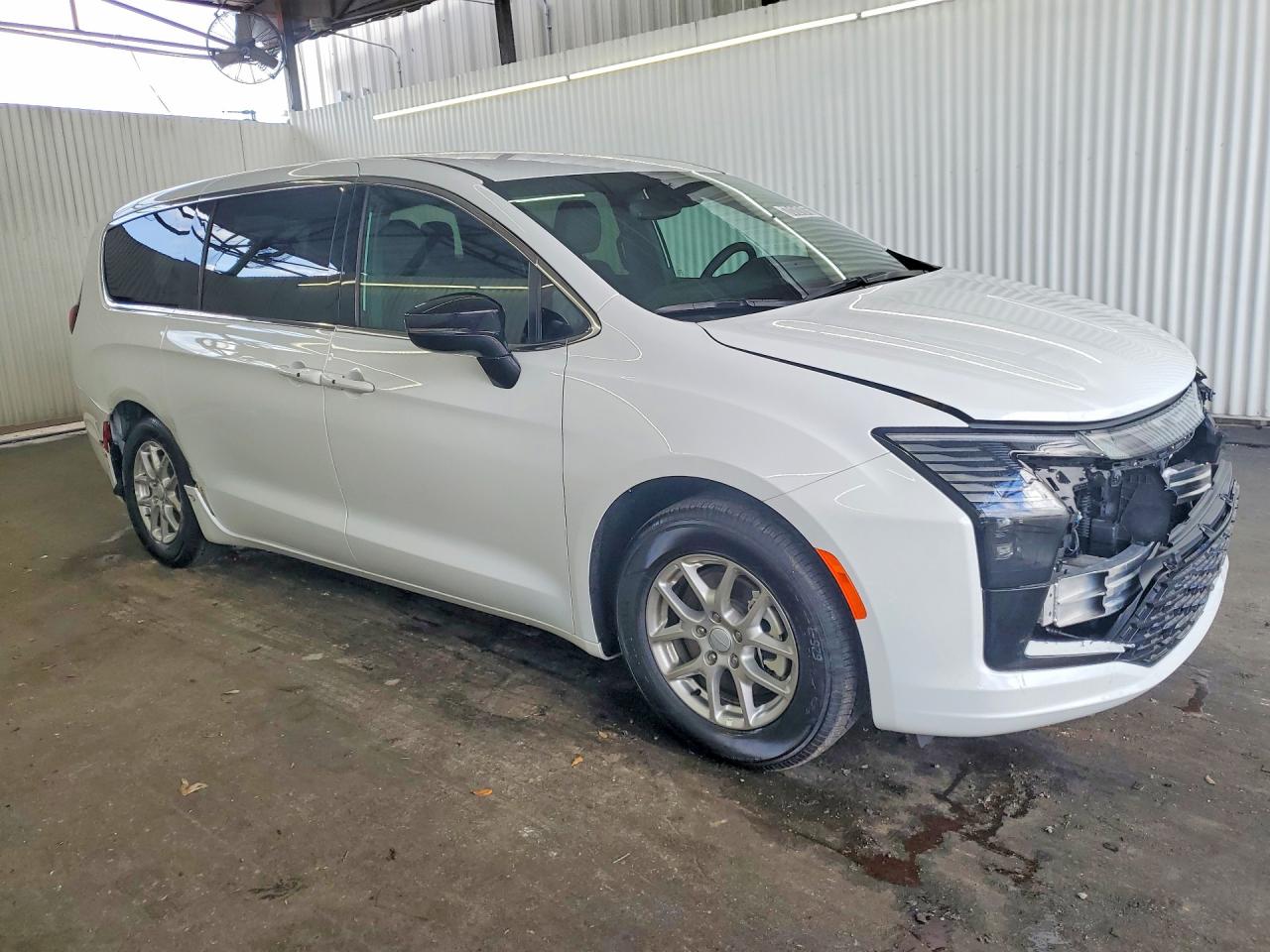 2027 CHRYSLER PACIFICA SELECT — photo 4