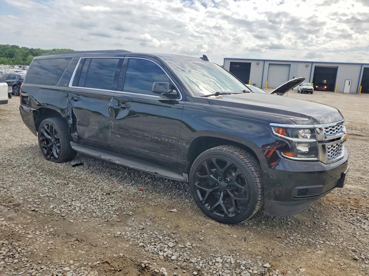 2015 CHEVROLET SUBURBAN C1500 LT — снимка 4