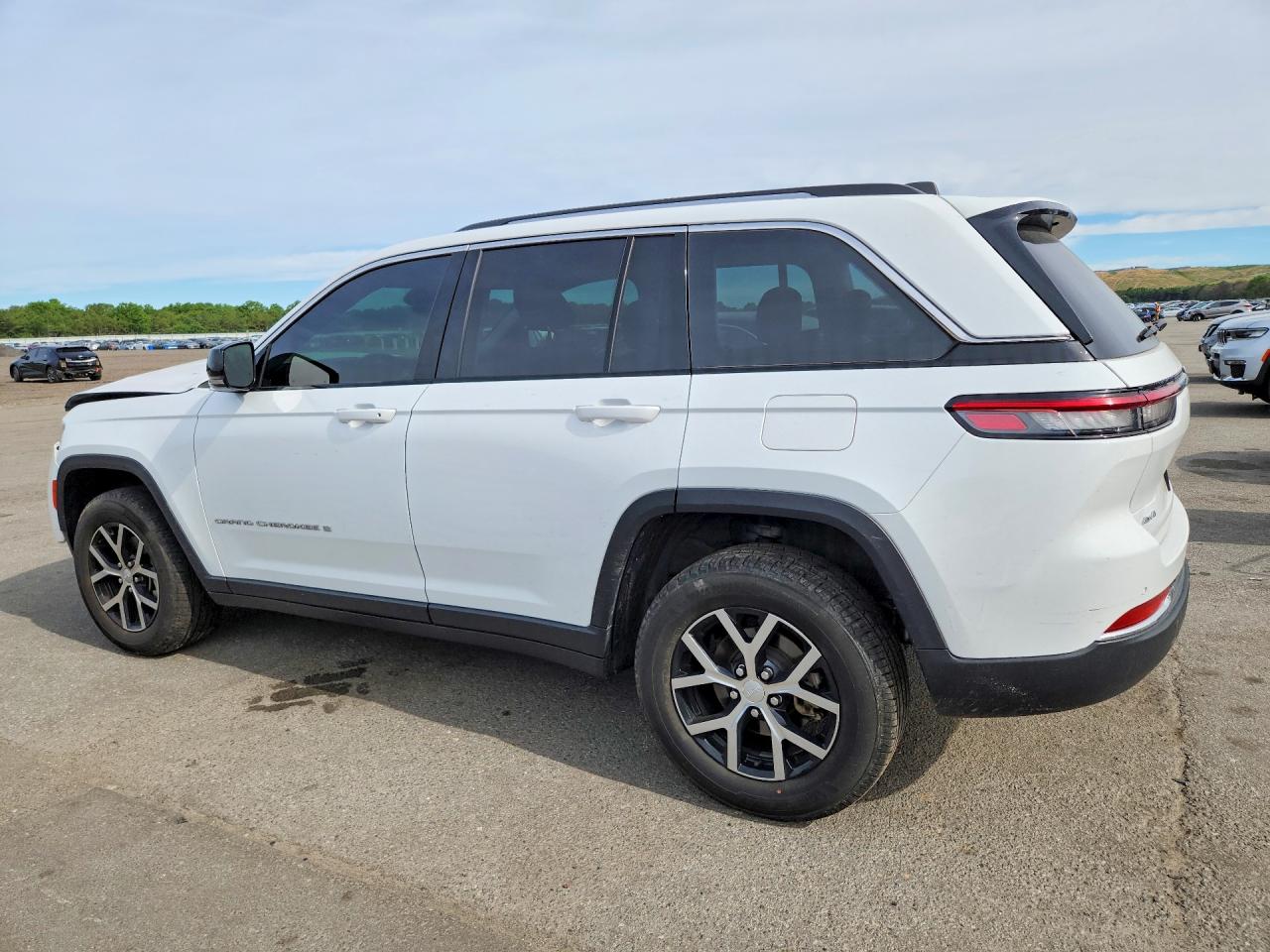 2023 JEEP GRAND CHEROKEE LIMITED — снимка 2