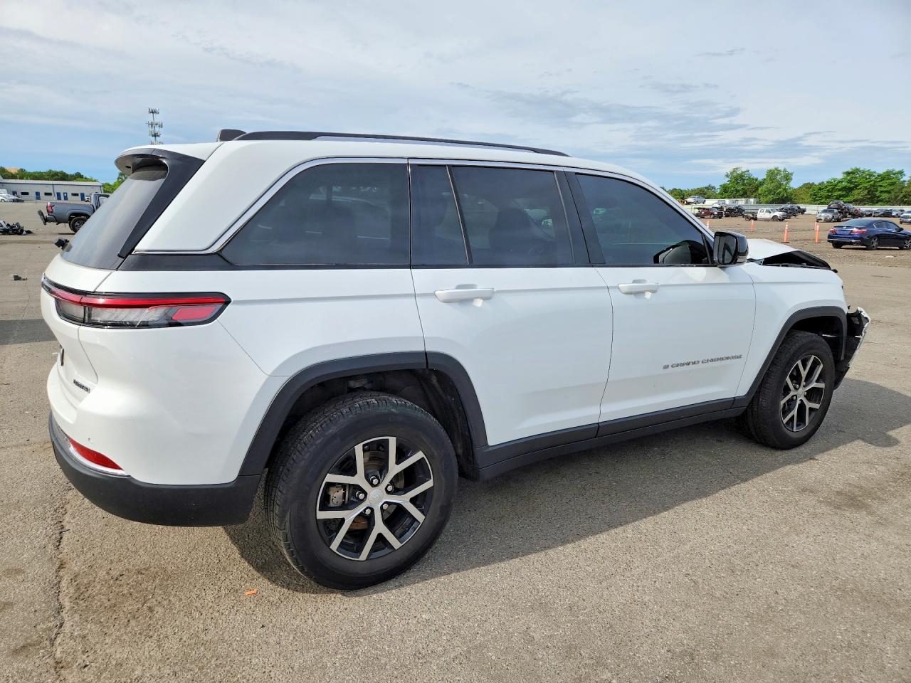 2023 JEEP GRAND CHEROKEE LIMITED — снимка 3