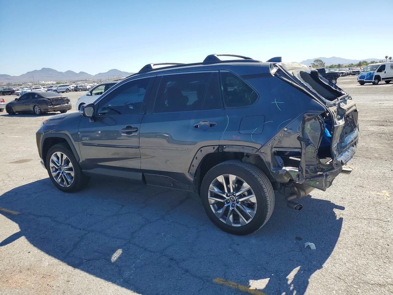 2019 TOYOTA RAV4 XLE PREMIUM — снимка 2