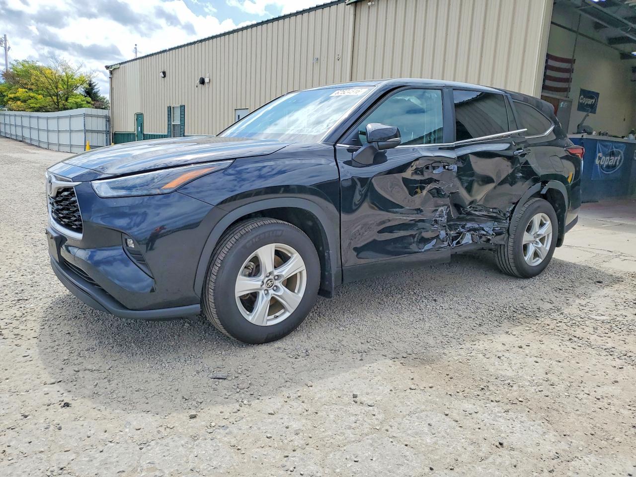 2025 TOYOTA HIGHLANDER LE