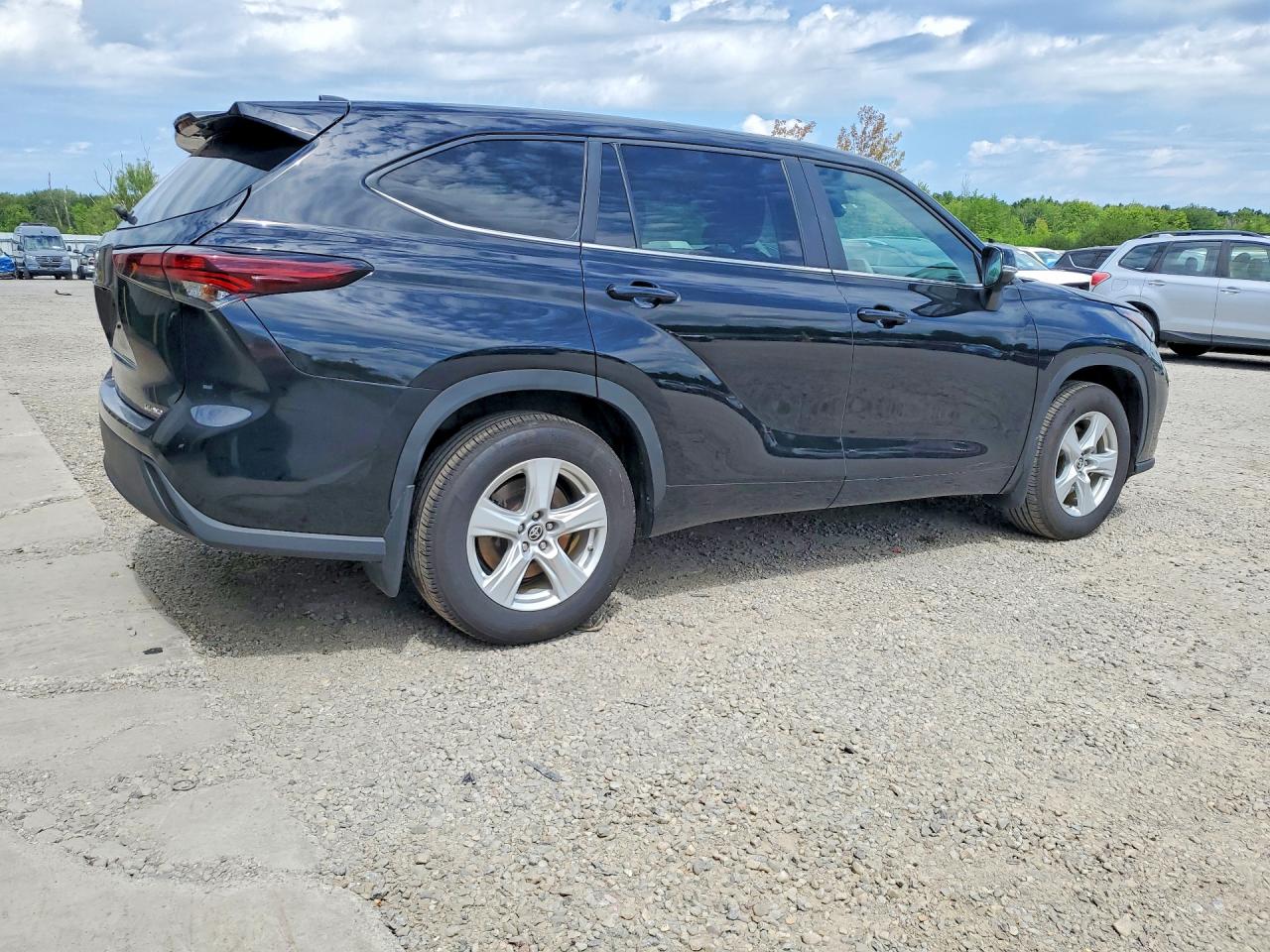 2025 TOYOTA HIGHLANDER LE — снимка 3