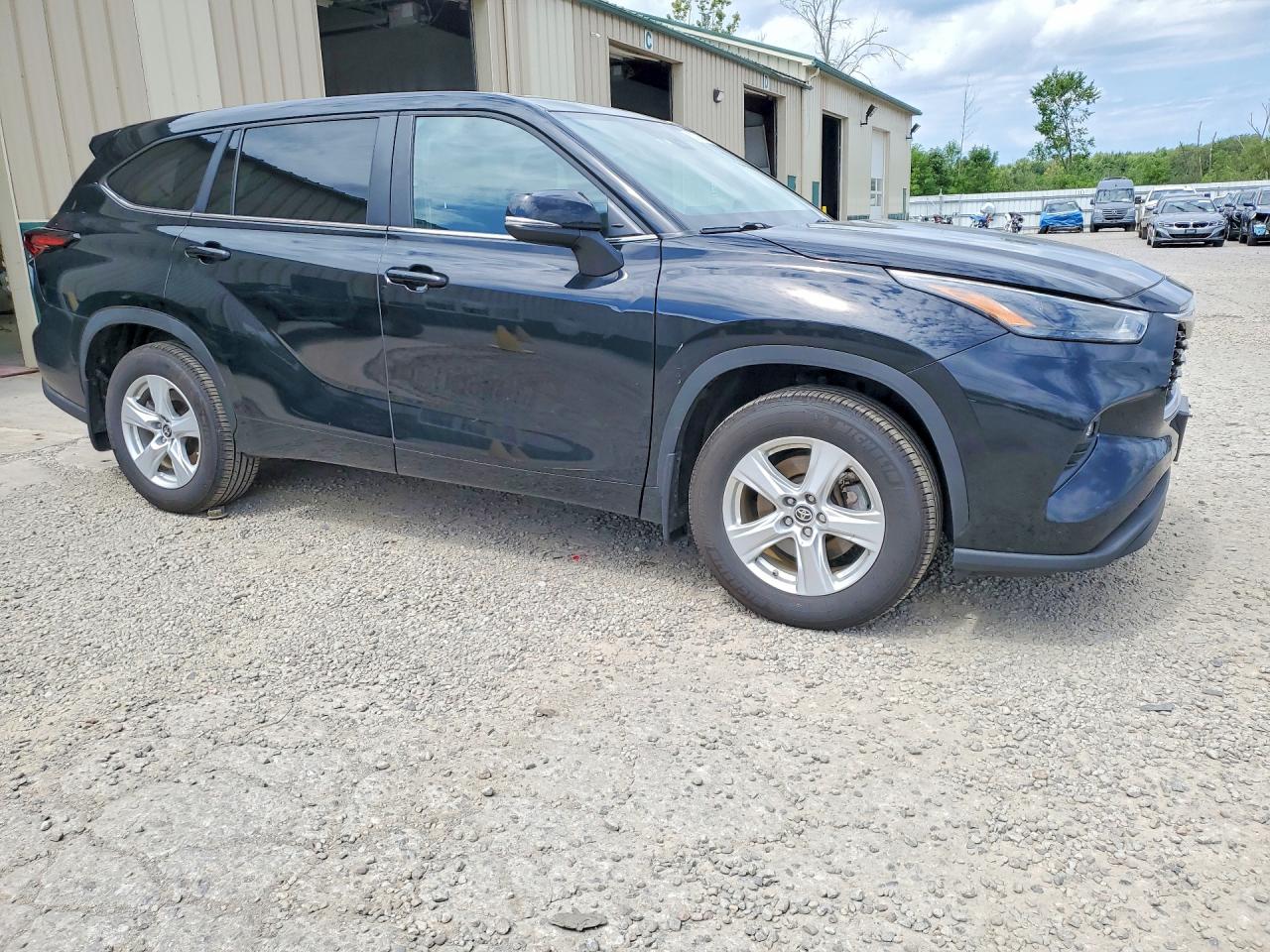 2025 TOYOTA HIGHLANDER LE — снимка 4