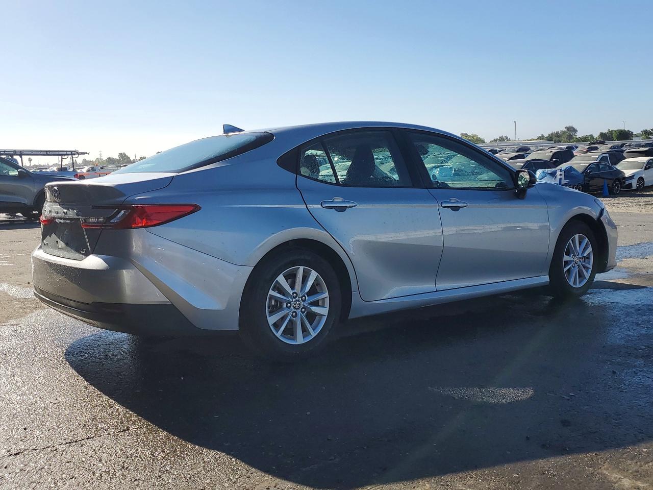 2025 TOYOTA CAMRY LE — снимка 3