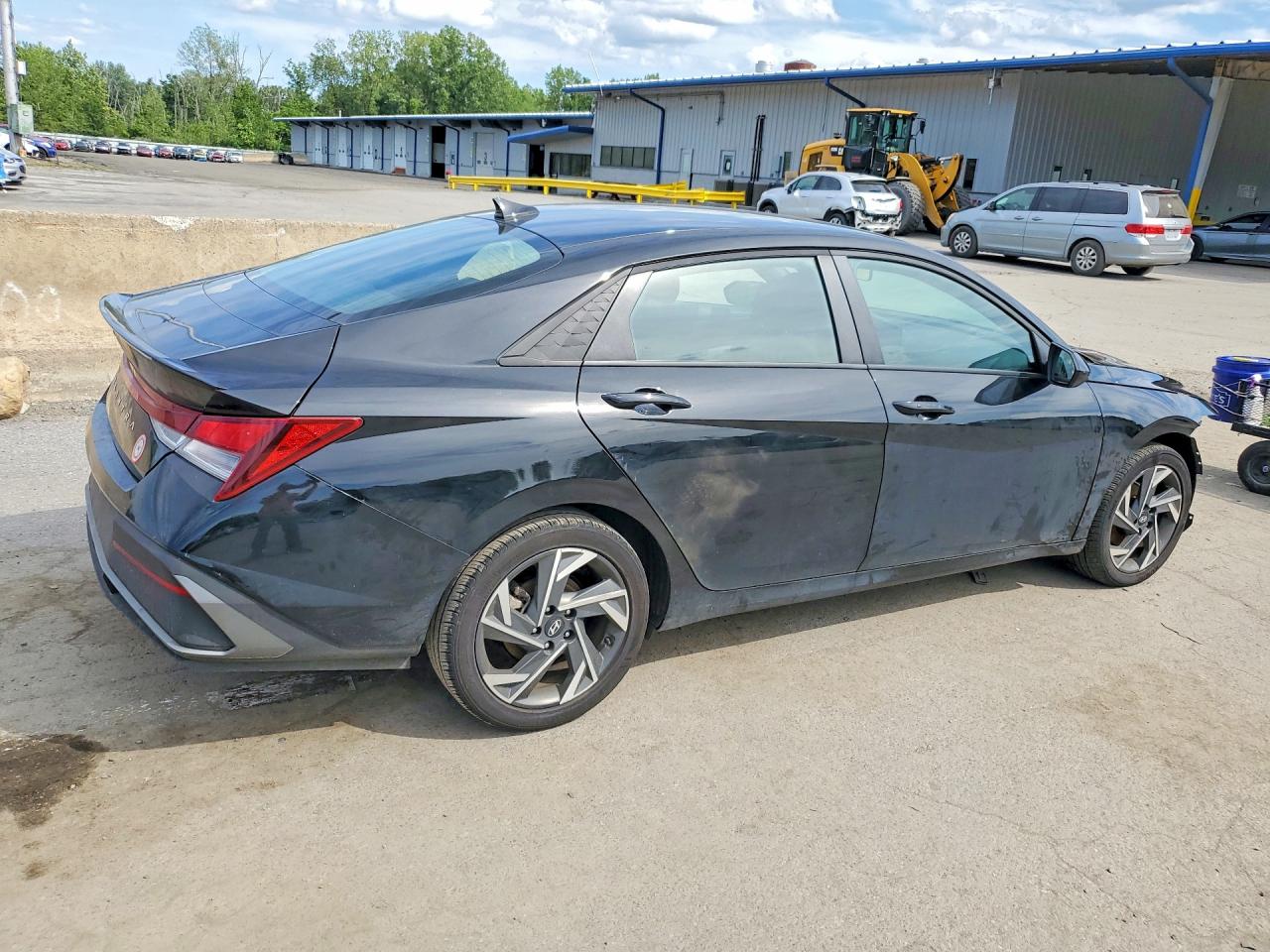 2025 HYUNDAI ELANTRA SEL SPORT — снимка 3