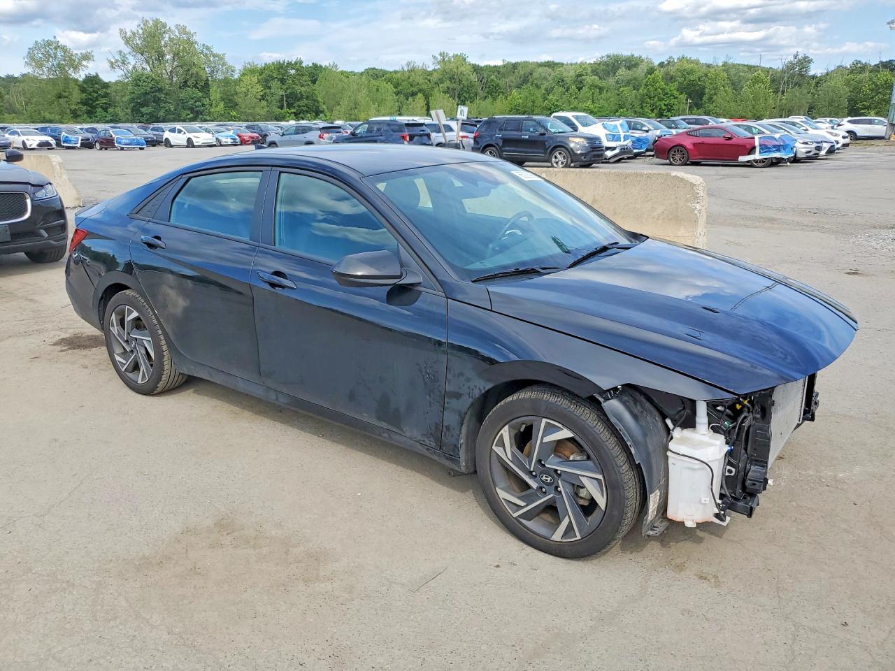 2025 HYUNDAI ELANTRA SEL SPORT — снимка 4