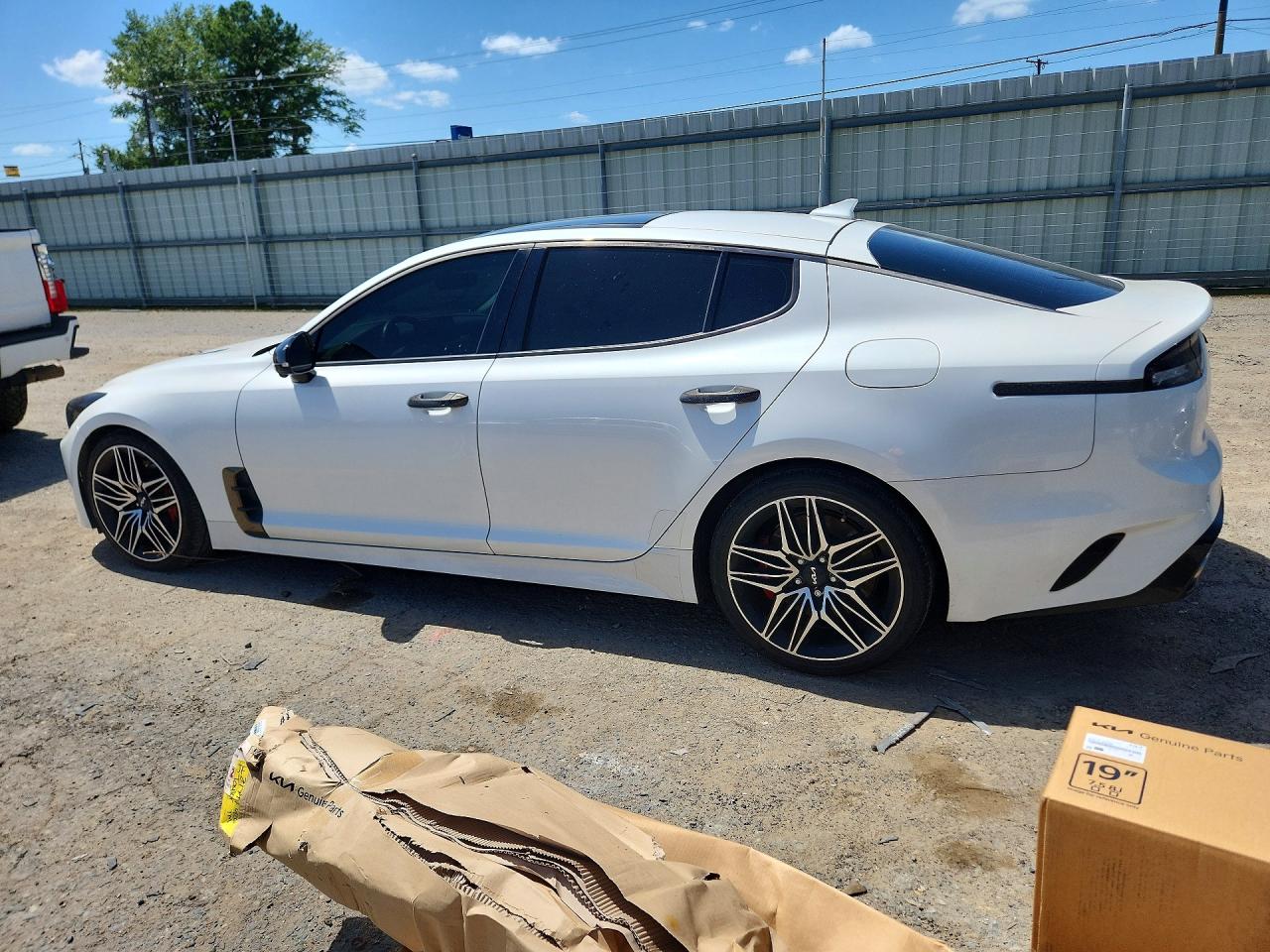 2023 KIA STINGER GT2 — снимка 2