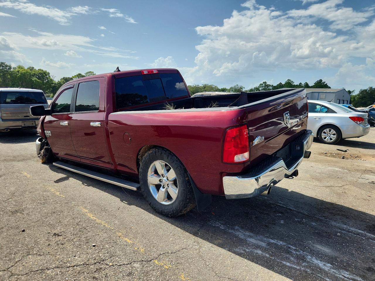 2019 RAM 1500 CLASSIC SLT — снимка 2