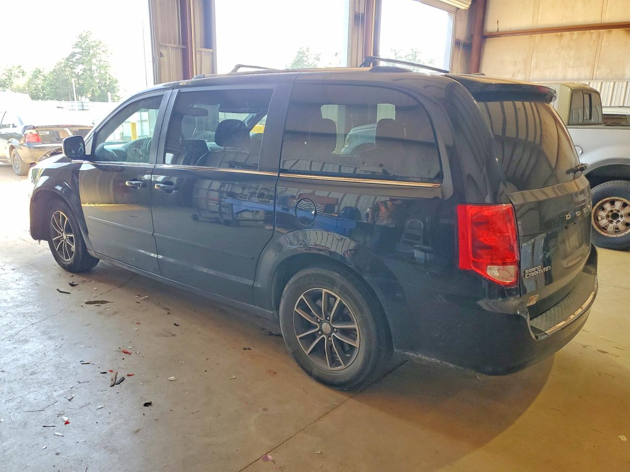 2017 DODGE GRAND CARAVAN SXT — снимка 2