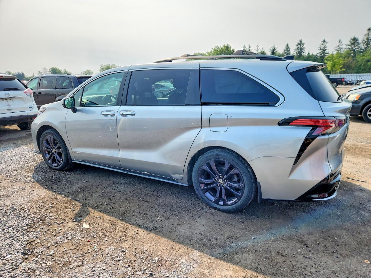 2021 TOYOTA SIENNA LE — снимка 2